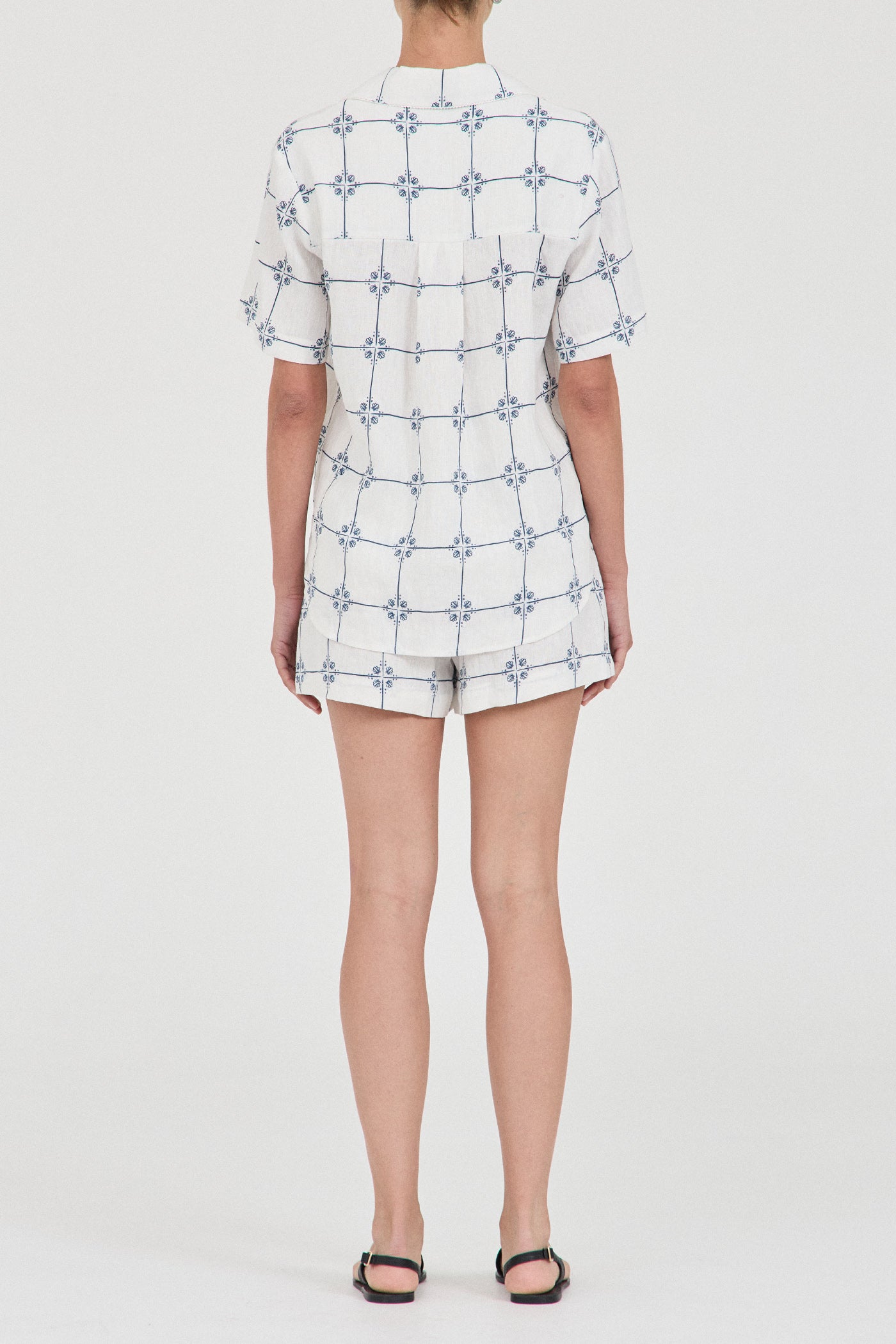 The Linen Seashell Shorts